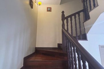 Beautiful 2.5 Storey Home Renovated Extended Well Kept House! Seksyen 7, Shah Alam For Sale!