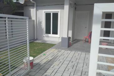 BELI UNIT INI DAPAT TUNAI 40K ( TAMAN SELASIH LUKUT PORT DICKSON)