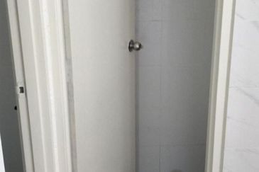 BELI UNIT INI DAPAT TUNAI 40K ( TAMAN SELASIH LUKUT PORT DICKSON)