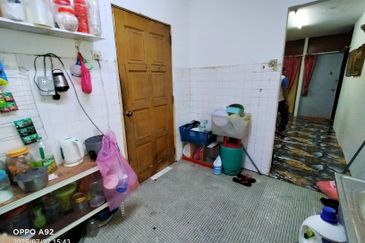 For Sale - Flat mampu milik di lokasi strategic berdekatan dengan bandar di Desa Pandan, Kg. Pandan.Kuala Lumpur. 
