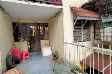 For Sale - Flat mampu milik di lokasi strategic berdekatan dengan bandar di Desa Pandan, Kg. Pandan.Kuala Lumpur. 