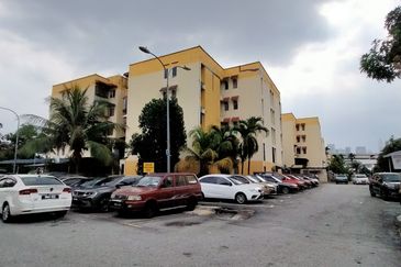 For Sale - Flat mampu milik di lokasi strategic berdekatan dengan bandar di Desa Pandan, Kg. Pandan.Kuala Lumpur. 