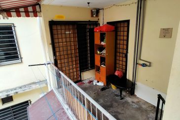 For Sale - Flat mampu milik di lokasi strategic berdekatan dengan bandar di Desa Pandan, Kg. Pandan.Kuala Lumpur. 