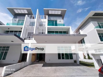 For Sale : Semi-D 3 Floor, Clover Garden Residence, Cyberjaya. Selangor., Selangor, Cyberjaya