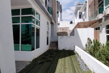 Clover Garden Residences