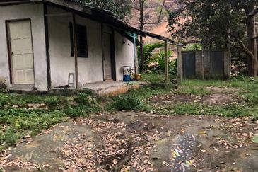 For Sale: Tanah cantik 2 ekar geran individu berserta sungai di Kg Jawa Sg Lui Hulu Langat. ( Berdekatan Laksa Buyung Klasik)