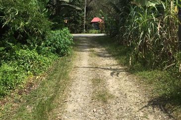 For sale: Tanah 1.7 ekar di Batu 23 Hulu Langat. Selangor.