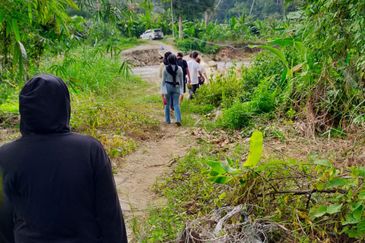 For sale: Tanah 1.7 ekar di Batu 23 Hulu Langat. Selangor.