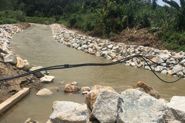 For sale: Tanah 1.7 ekar di Batu 23 Hulu Langat. Selangor.