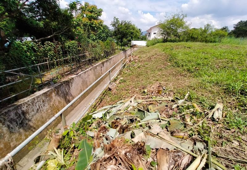 For sale : Tanah lot Bungalow 7168 sqft di lokasi strategic Seksyen 8, Kota Damansara, Petaling Jaya. Selangor.