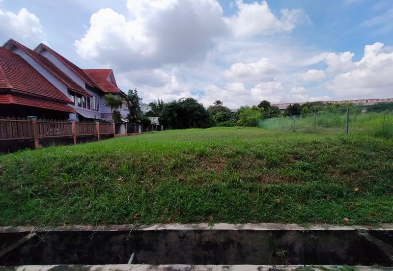 For sale : Tanah lot Bungalow 7168 sqft di lokasi strategic Seksyen 8, Kota Damansara, Petaling Jaya. Selangor.