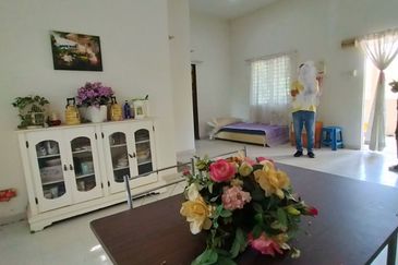 ✨ 1 Ekar Tanah + Rumah @ Kg. Pulau Meranti, Sepang! ✨ (Berdekatan Masjid Pulau Meranti)