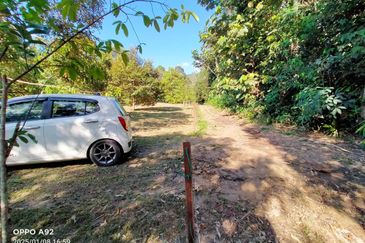 🌳 FOR SALE – Tanah Kebun Durian 2.7 Ekar @ Sungai Lui, Hulu Langat, Selangor. 🌳