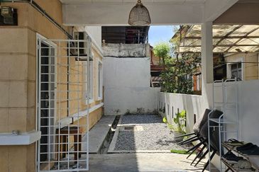 Lorong Az-Zaharah 10/20