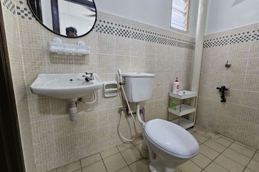 Lorong Az-Zaharah 10/20