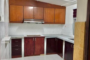 RENOVATED, 24' x 75' 2 Storey Taman Impian Gemilang, Saujana Impian, Kajang