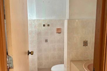 RENOVATED, 24' x 75' 2 Storey Taman Impian Gemilang, Saujana Impian, Kajang