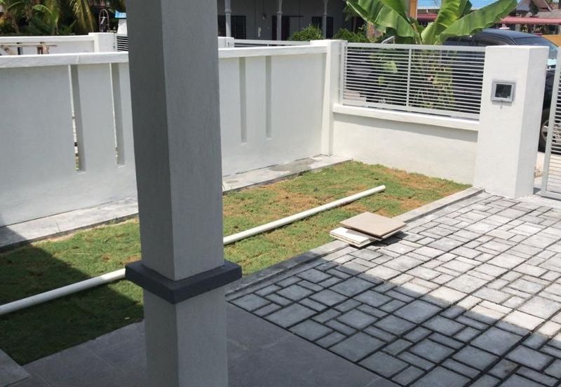 [NEAR  ECONSAVE LUKUT]  SINGLE STOREY TERRACE HOUSE TAMAN SELASIH LUKUT PORT DICKSON FOR SALE