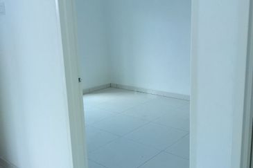 [NEAR  ECONSAVE LUKUT]  SINGLE STOREY TERRACE HOUSE TAMAN SELASIH LUKUT PORT DICKSON FOR SALE