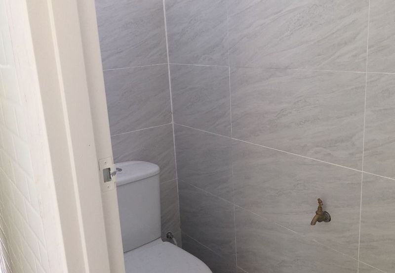 [NEAR  ECONSAVE LUKUT]  SINGLE STOREY TERRACE HOUSE TAMAN SELASIH LUKUT PORT DICKSON FOR SALE