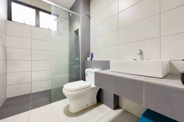 Setia Warisan Tropika (Belladonna)