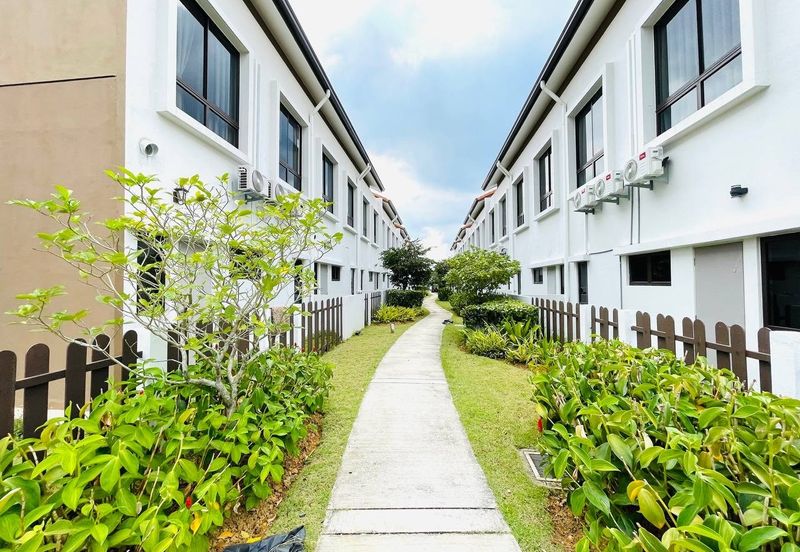 Setia Warisan Tropika (Belladonna)