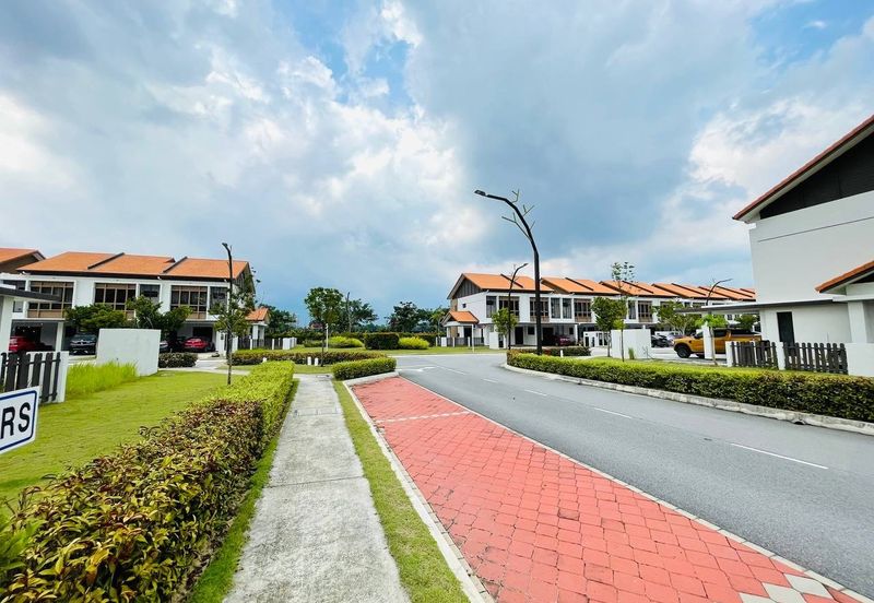 Setia Warisan Tropika (Belladonna)