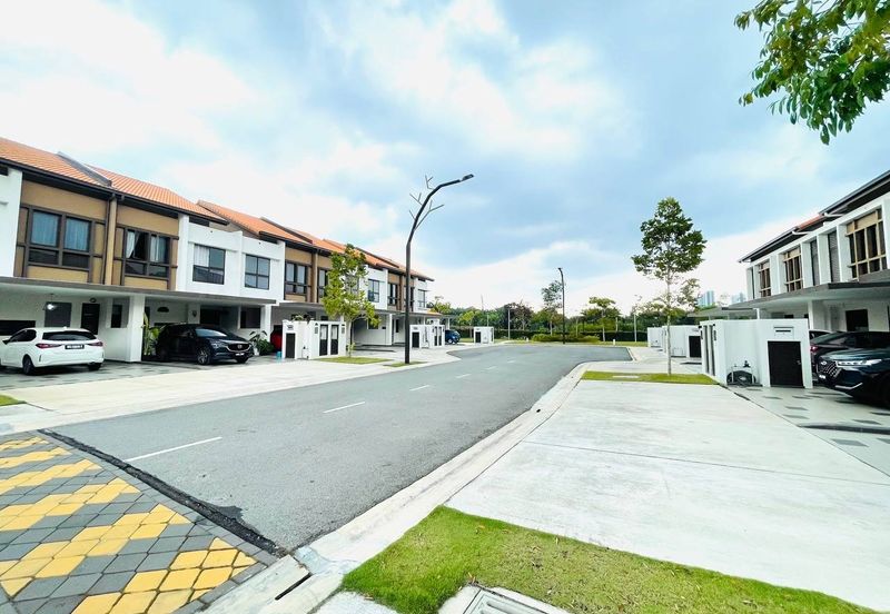 Setia Warisan Tropika (Belladonna)