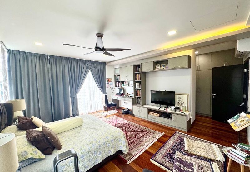 Perdana Lakeview East