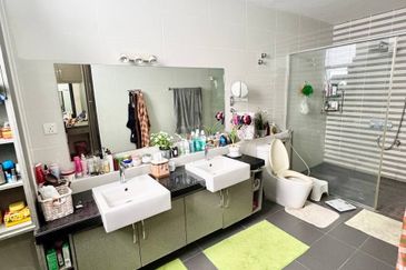 Perdana Lakeview East