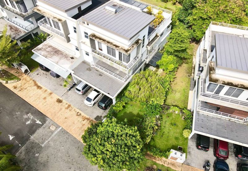 Perdana Lakeview East