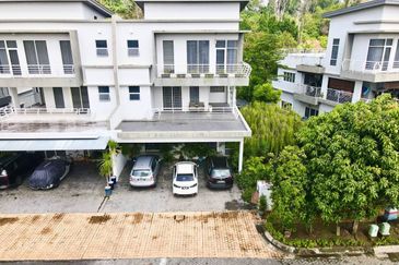 Perdana Lakeview East