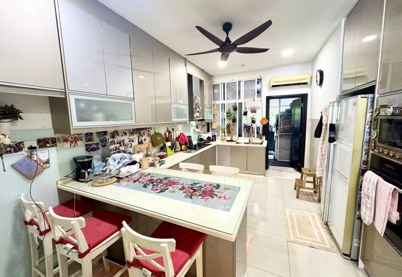 Perdana Lakeview East