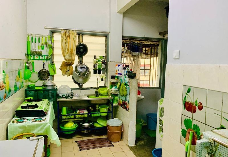 Pangsapuri Putra Raya