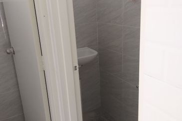 SSH1555 - [CORNER UNIT]  SINGLE STOREY TERRACE UNIT TAMAN SELASIH  LUKUT PORT DICKSON FOR SALE