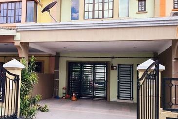 Perdana College Heights