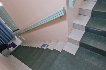 Perdana College Heights