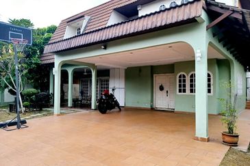 JT1348 - DOUBLE STOREY BUNGALOW UNIT AT SS2 PETALING JAYA FOR SALE