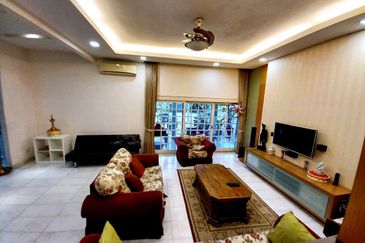 JT1348 - DOUBLE STOREY BUNGALOW UNIT AT SS2 PETALING JAYA FOR SALE