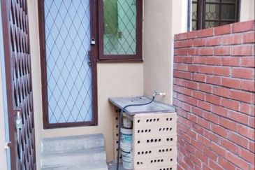 L1736 - DOUBLE STOREY  INTERMEDIATE  TERRACE HOUSE AT SS14 SUBANG JAYA FOR SALE