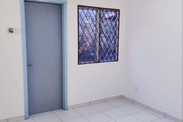 L1736 - DOUBLE STOREY  INTERMEDIATE  TERRACE HOUSE AT SS14 SUBANG JAYA FOR SALE