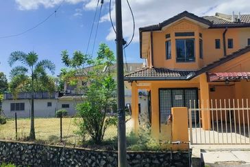 ~ DOUBLE STOREY TERRACE HOUSE ( CORNER UNIT) JALAN ANGGERIK BUKIT SENTOSA/ BUKIT BERUNTONG RAWANG FOR SALE