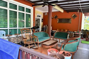 JT1441-SINGLE STOREY BUNGALOW WITH HUGE LAND AT KG BEMBAN MAMBAU SEREMBAN FOR SALE