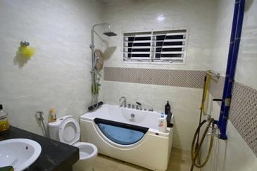 JT1441-SINGLE STOREY BUNGALOW WITH HUGE LAND AT KG BEMBAN MAMBAU SEREMBAN FOR SALE