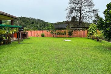 JT1441-SINGLE STOREY BUNGALOW WITH HUGE LAND AT KG BEMBAN MAMBAU SEREMBAN FOR SALE