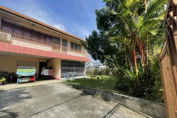 ~ 2 STOREY BUNGALOW (CORNER LOT) AT TAMAN DANAU KOTA SETAPAK KL  FOR SALE