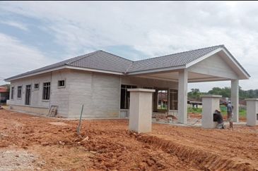 NIA1016-BANGLO SATU TINGKAT MURAH!! MURAH!!  - PORT DICKSON HEIGHTS UNTUK DIJUAL