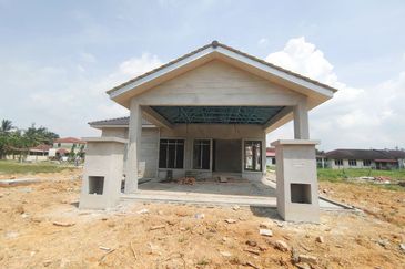 NIA1016-BANGLO SATU TINGKAT MURAH!! MURAH!!  - PORT DICKSON HEIGHTS UNTUK DIJUAL