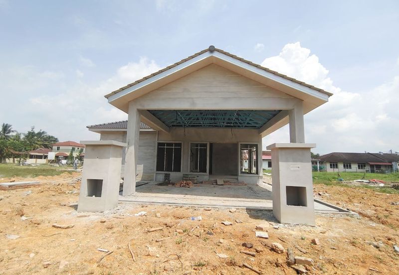 NIA1016-BANGLO SATU TINGKAT MURAH!! MURAH!!  - PORT DICKSON HEIGHTS UNTUK DIJUAL