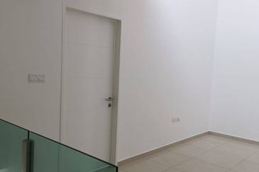 ~ 2 STOREY TERRACE HOUSE TAMAN ARA SENDAYAN BANDAR SRI SENDAYAN SEREMBAN FOR SALE